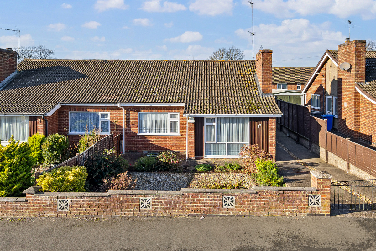 2 bedroom Semi-detached house For Sale