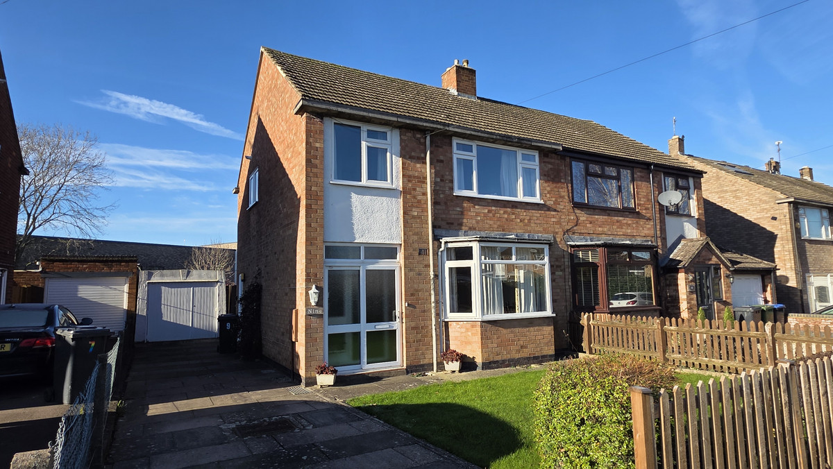 3 bedroom Detached house For Sale