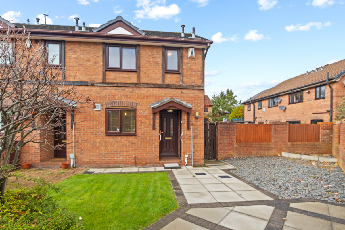 2 bedroom End of terrace house For Sale