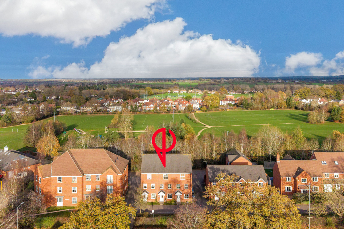 4 bedroom Semi-detached house For Sale
