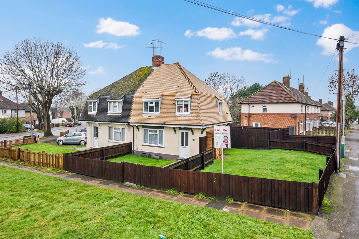 3 bedroom Semi-detached house For Sale