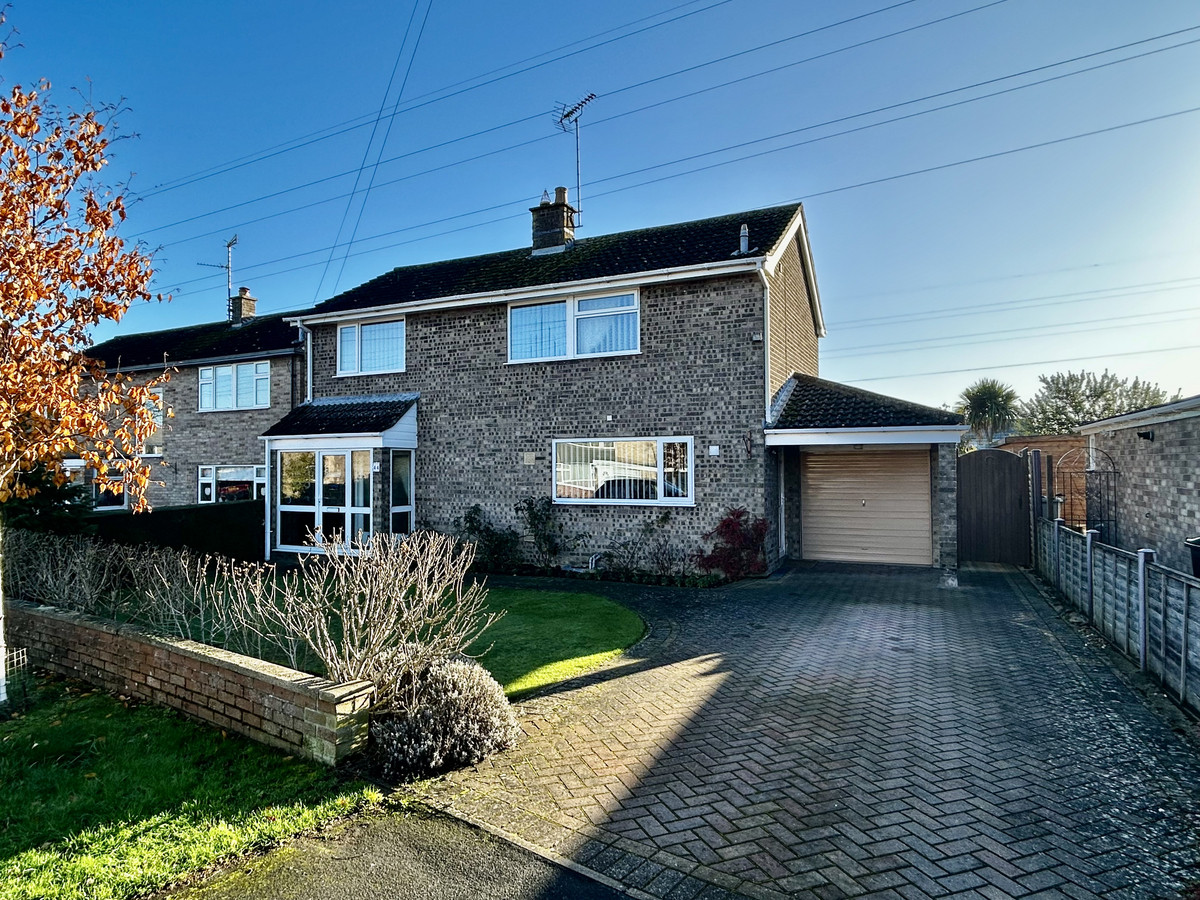 3 bedroom Detached house For Sale
