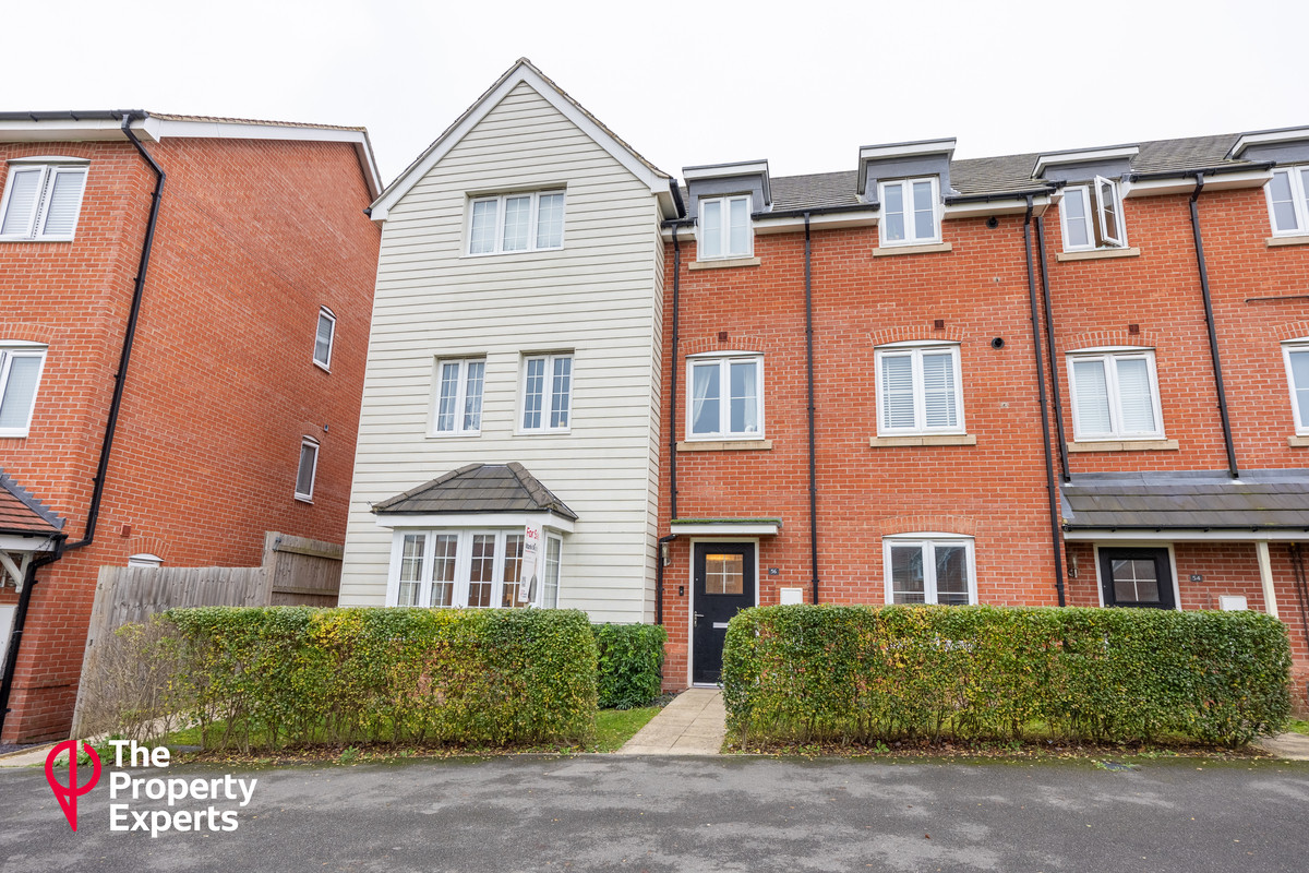 2 bedroom Maisonette For Sale