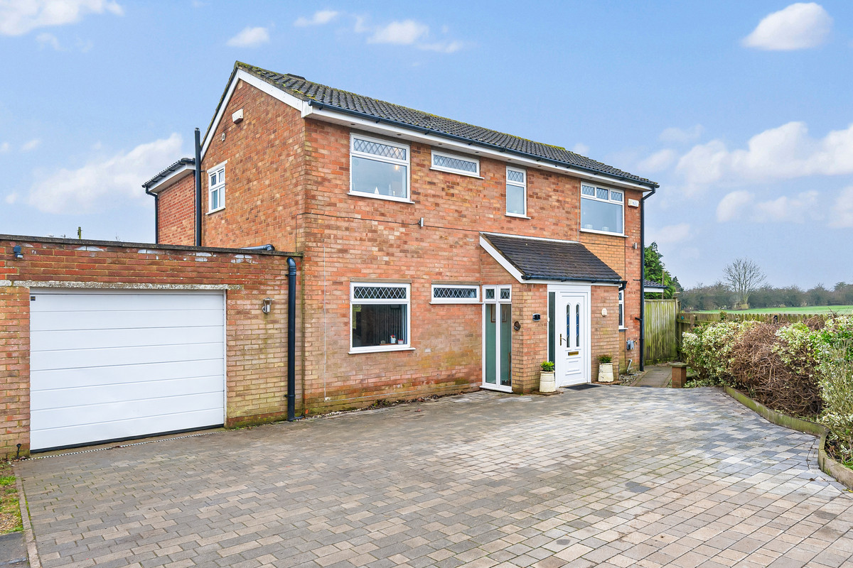6 bedroom House (unspecified) For Sale