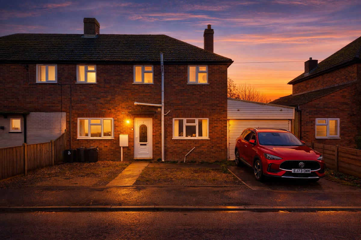 4 bedroom Semi-detached house For Sale