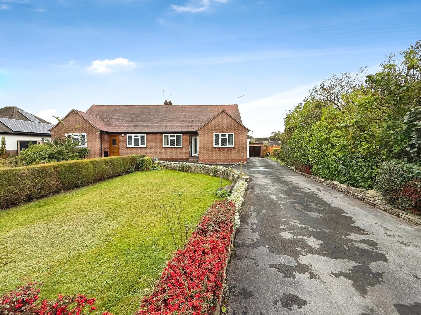 2 bedroom Detached bungalow Under Offer