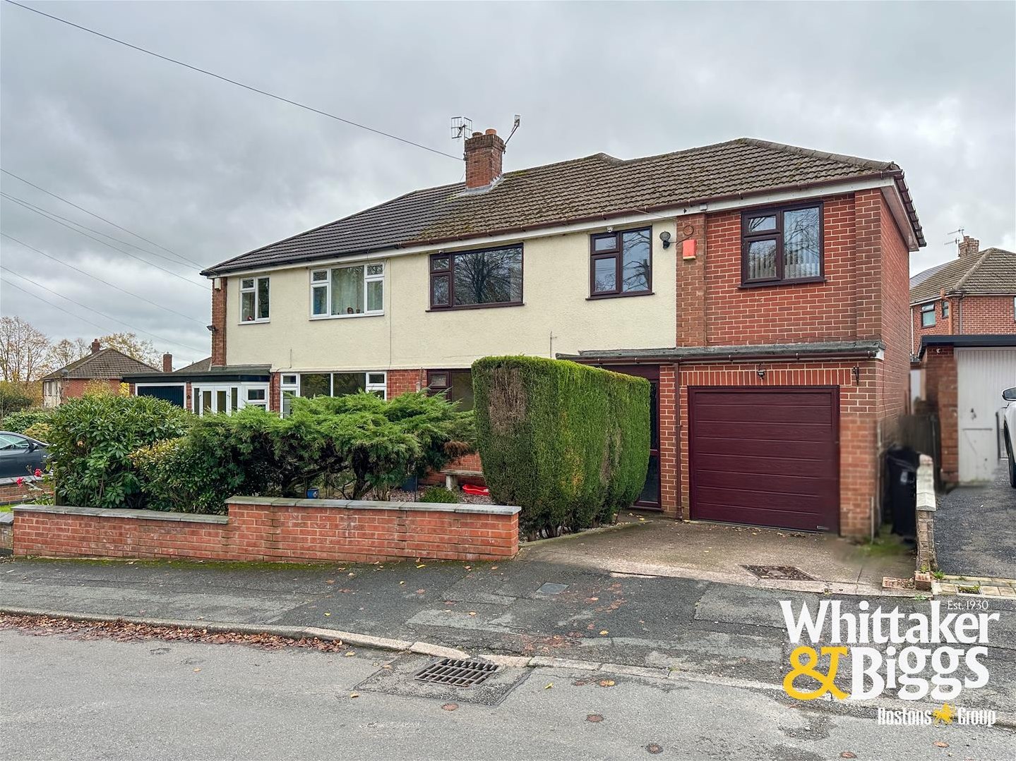 4 bedroom Semi-detached house Under Offer