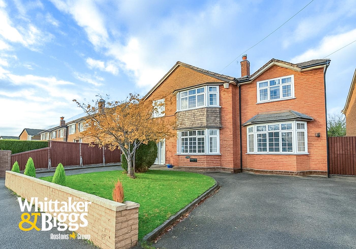 4 bedroom Link detached house For Sale