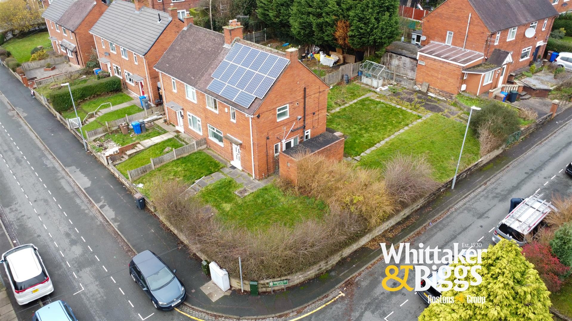 3 bedroom Semi-detached house Under Offer