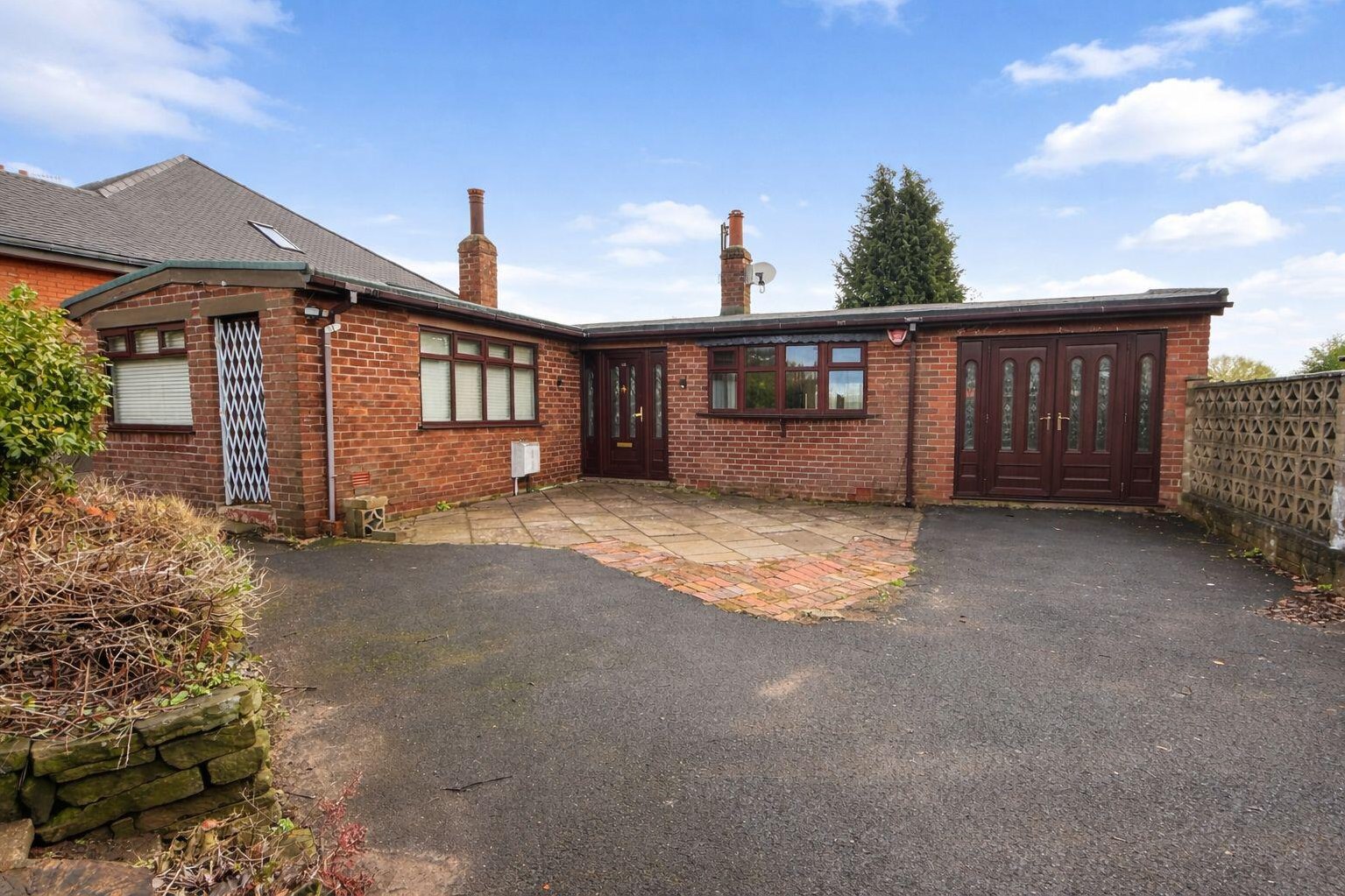 2 bedroom Detached bungalow Let