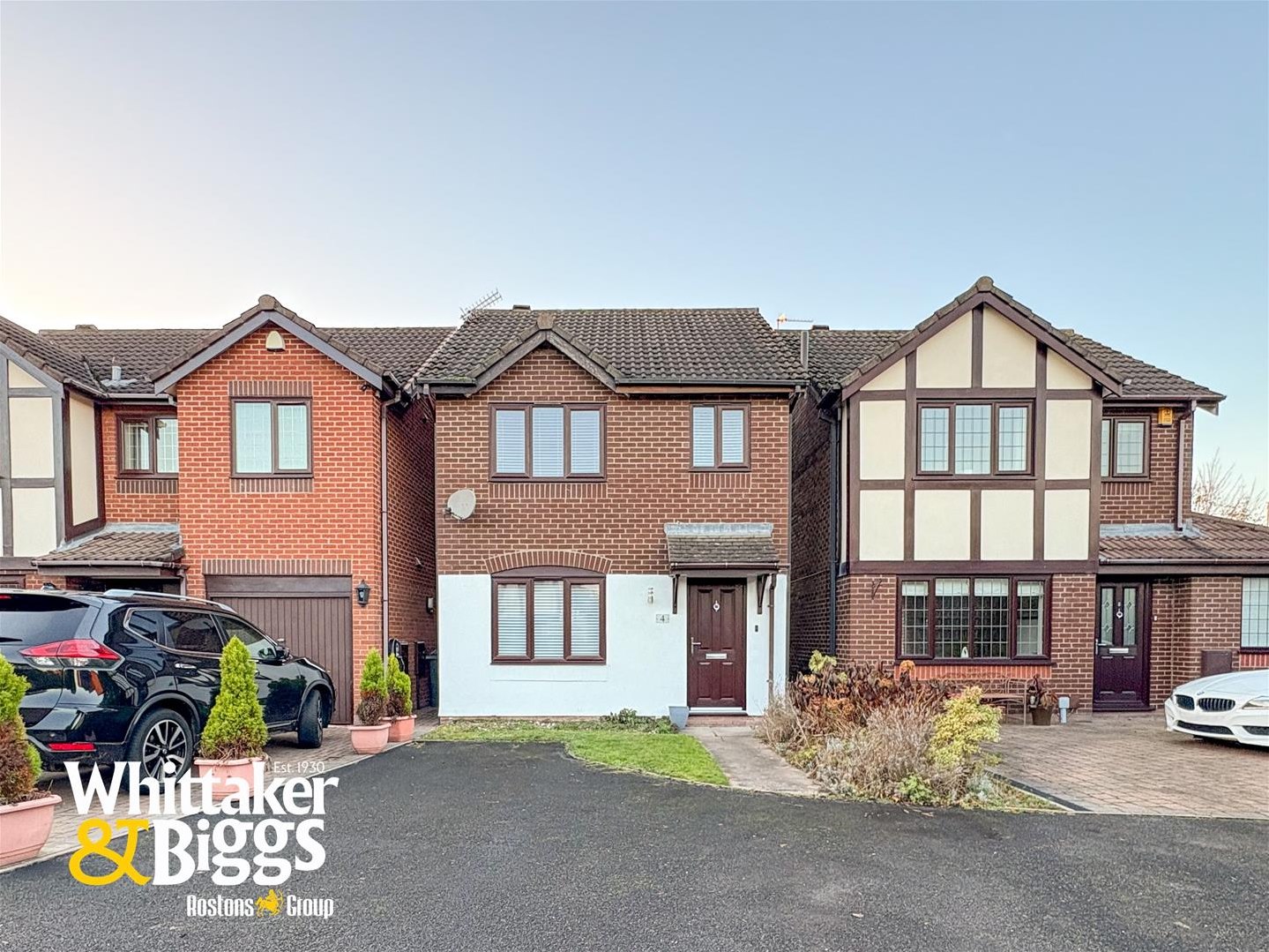 3 bedroom Link detached house Under Offer