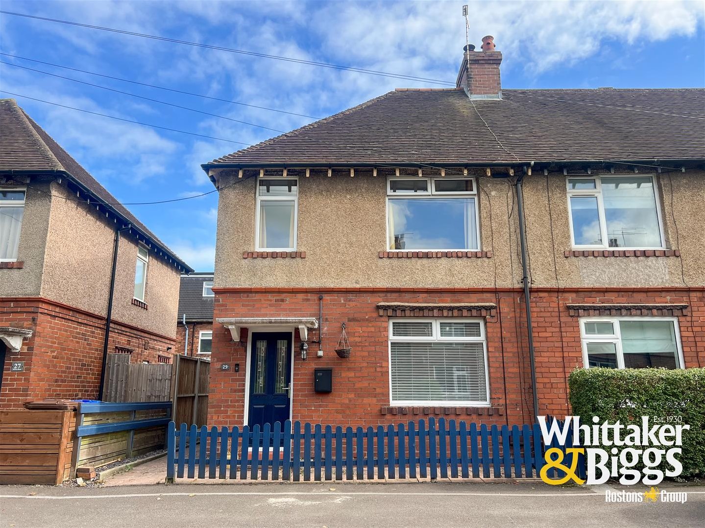 2 bedroom Semi-detached house Under Offer