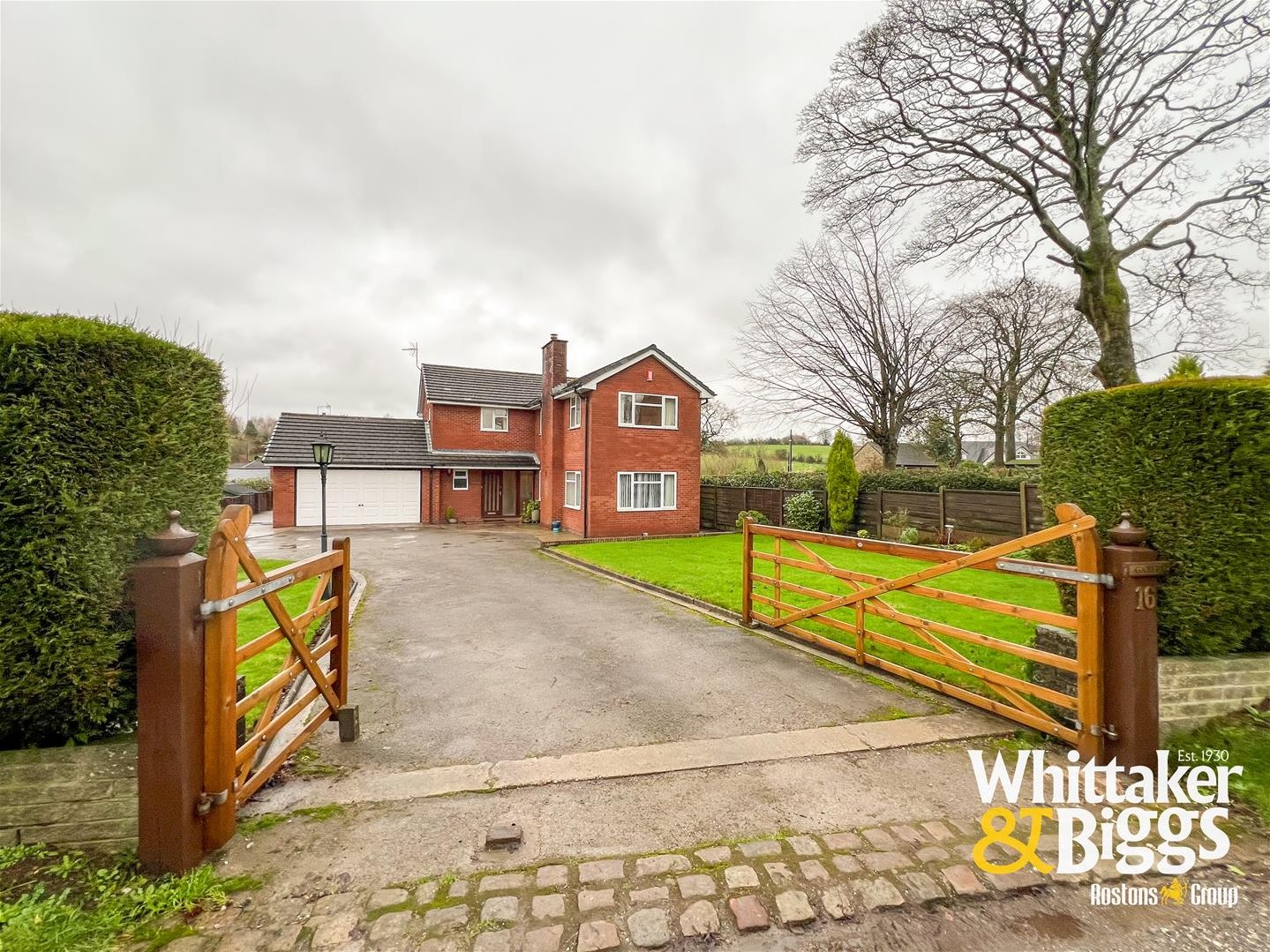 3 bedroom Link detached house Under Offer