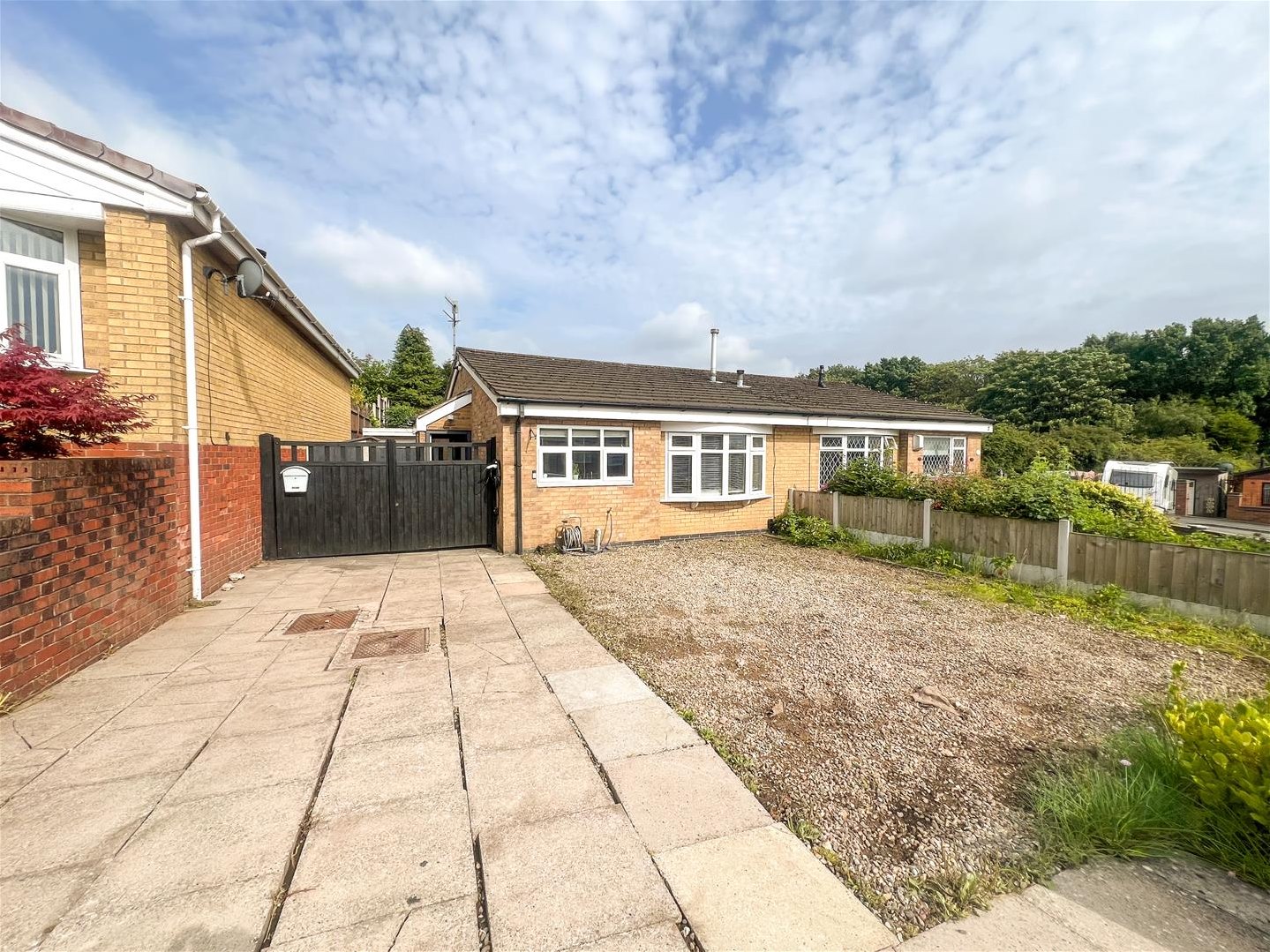 2 bedroom Detached bungalow For Sale