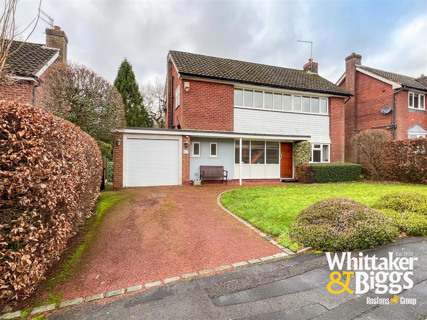 3 bedroom Link detached house Under Offer