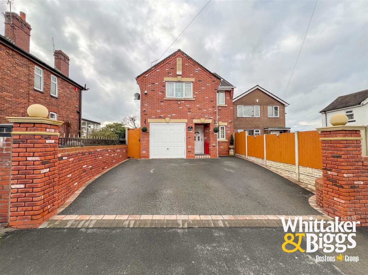 4 bedroom Link detached house For Sale