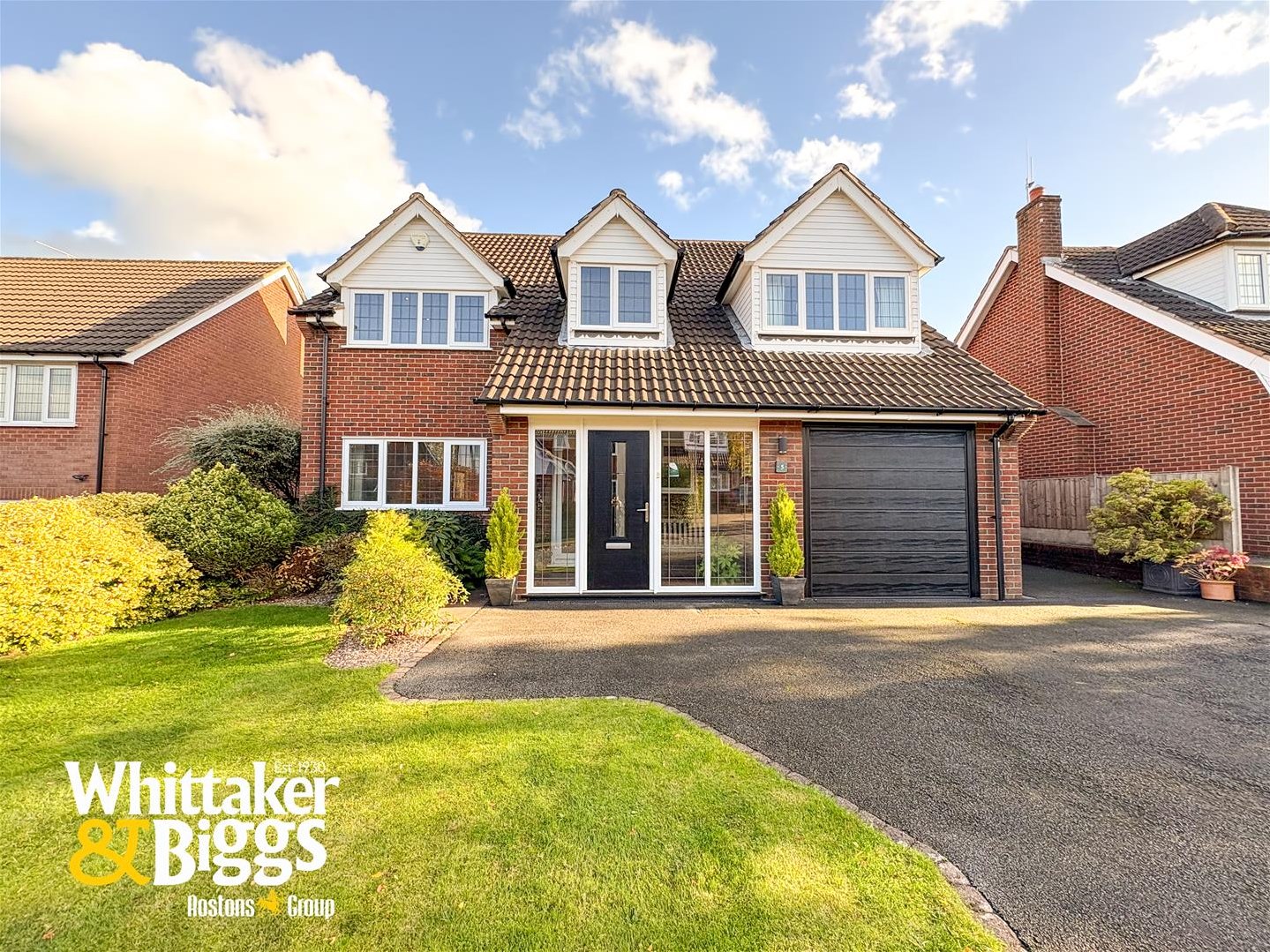 4 bedroom Link detached house Under Offer