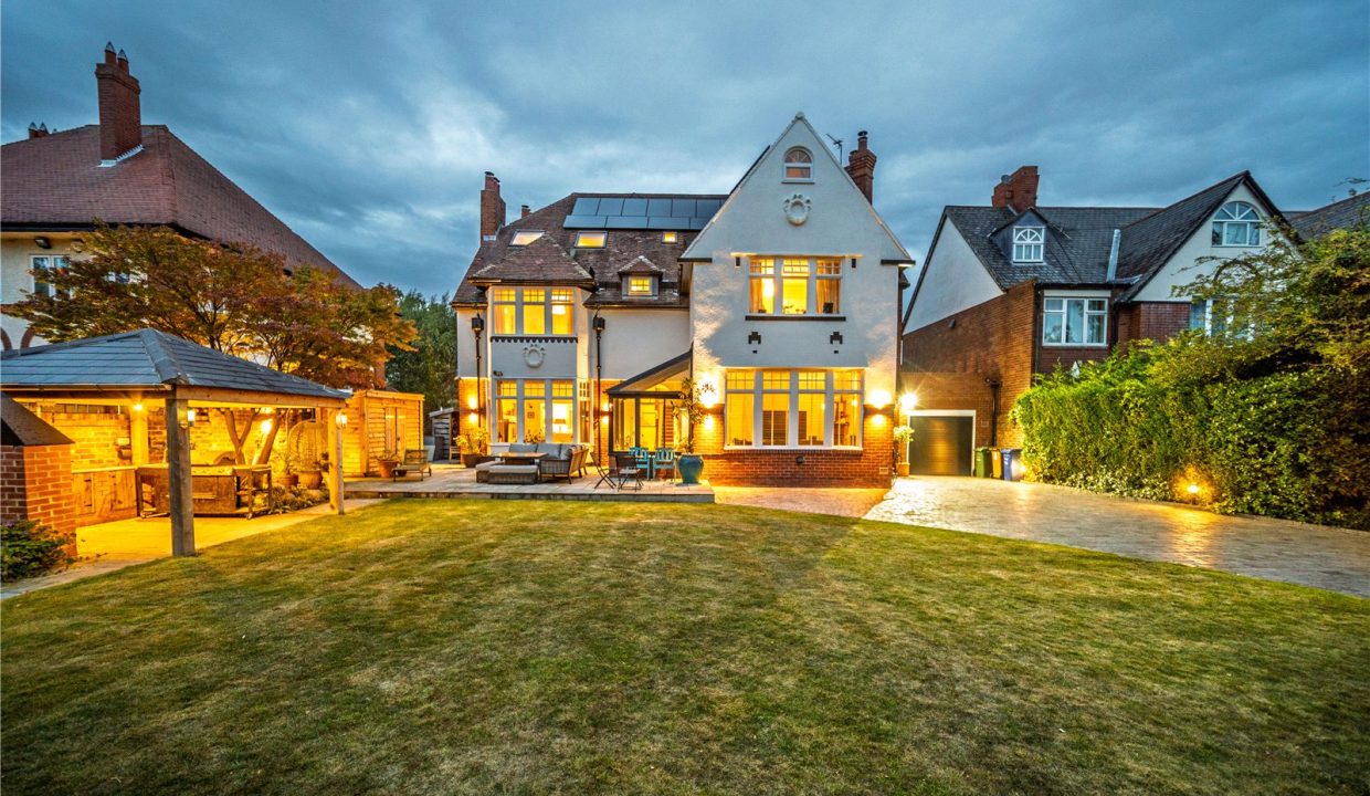3 bedroom Detached house For Sale