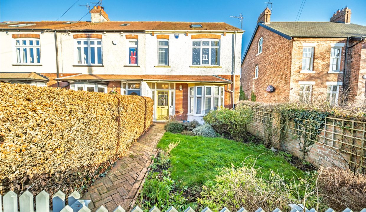 3 bedroom Detached house For Sale