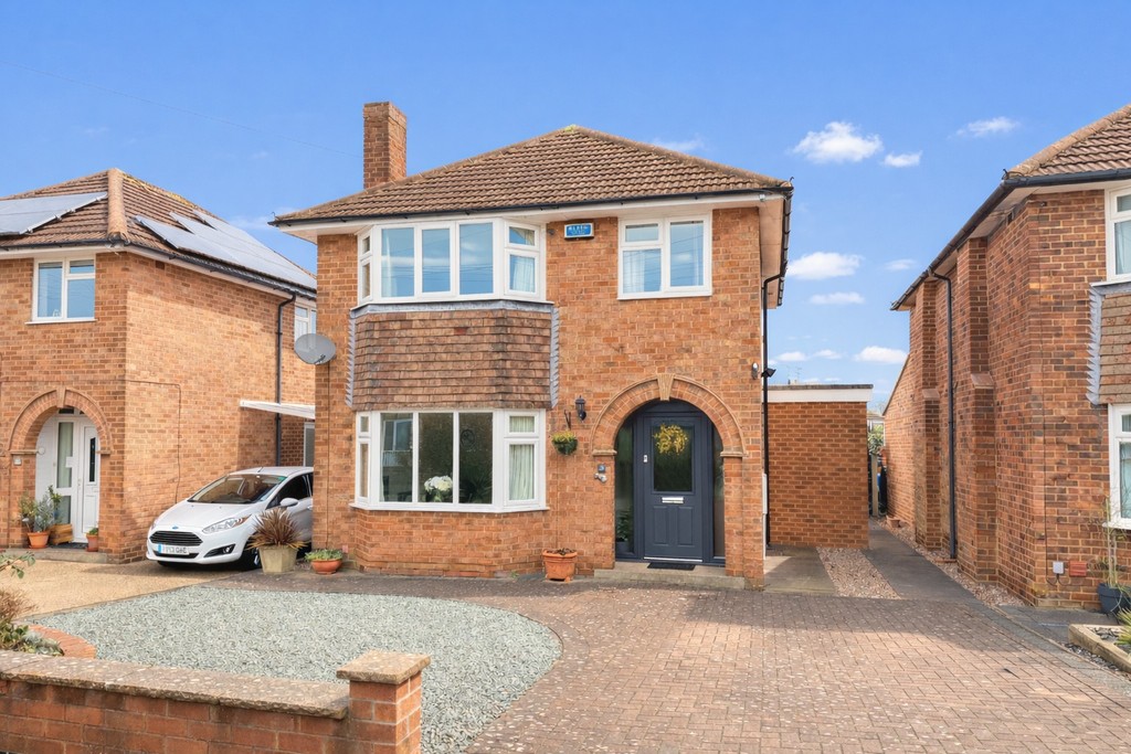 3 bedroom Detached house For Sale