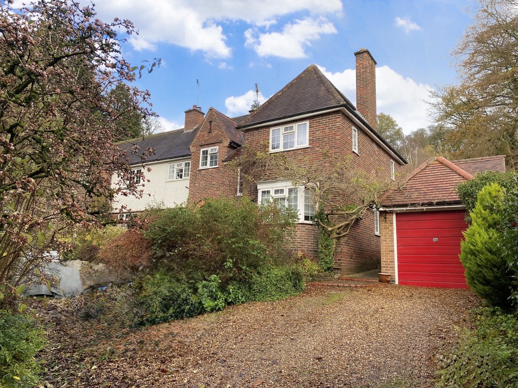 4 bedroom Semi-detached house For Sale