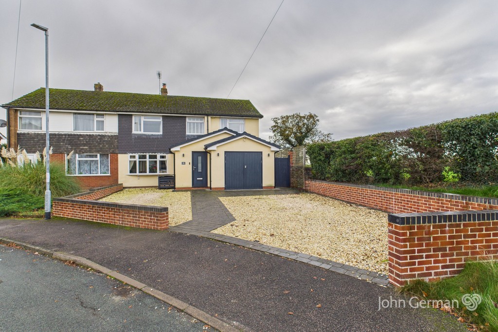 4 bedroom Semi-detached house For Sale
