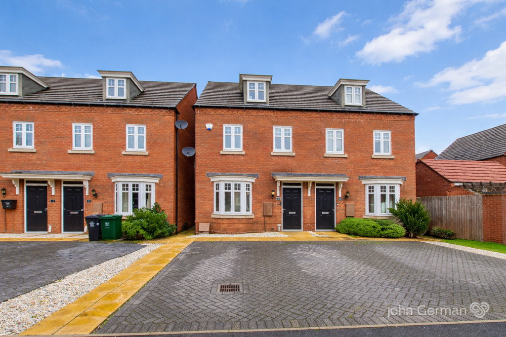 3 bedroom Semi-detached house For Sale