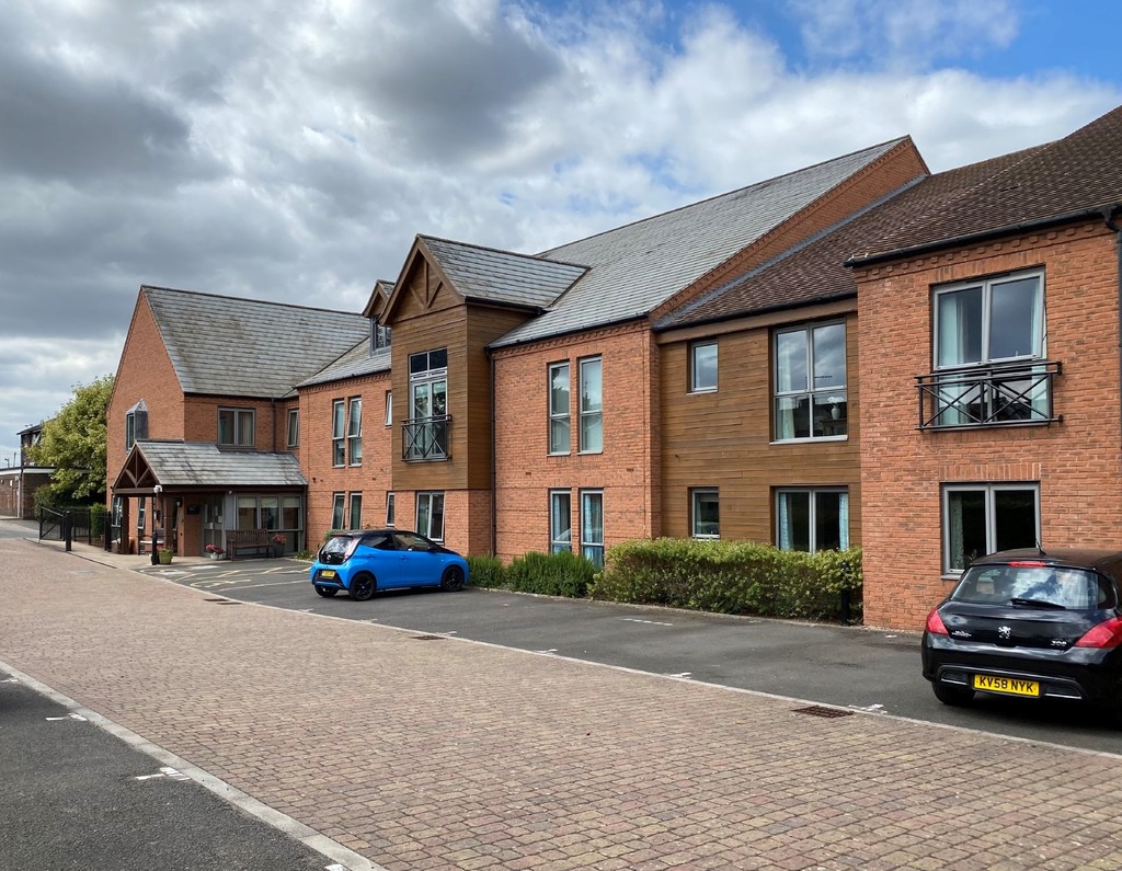 2 bedroom Apartment For Sale