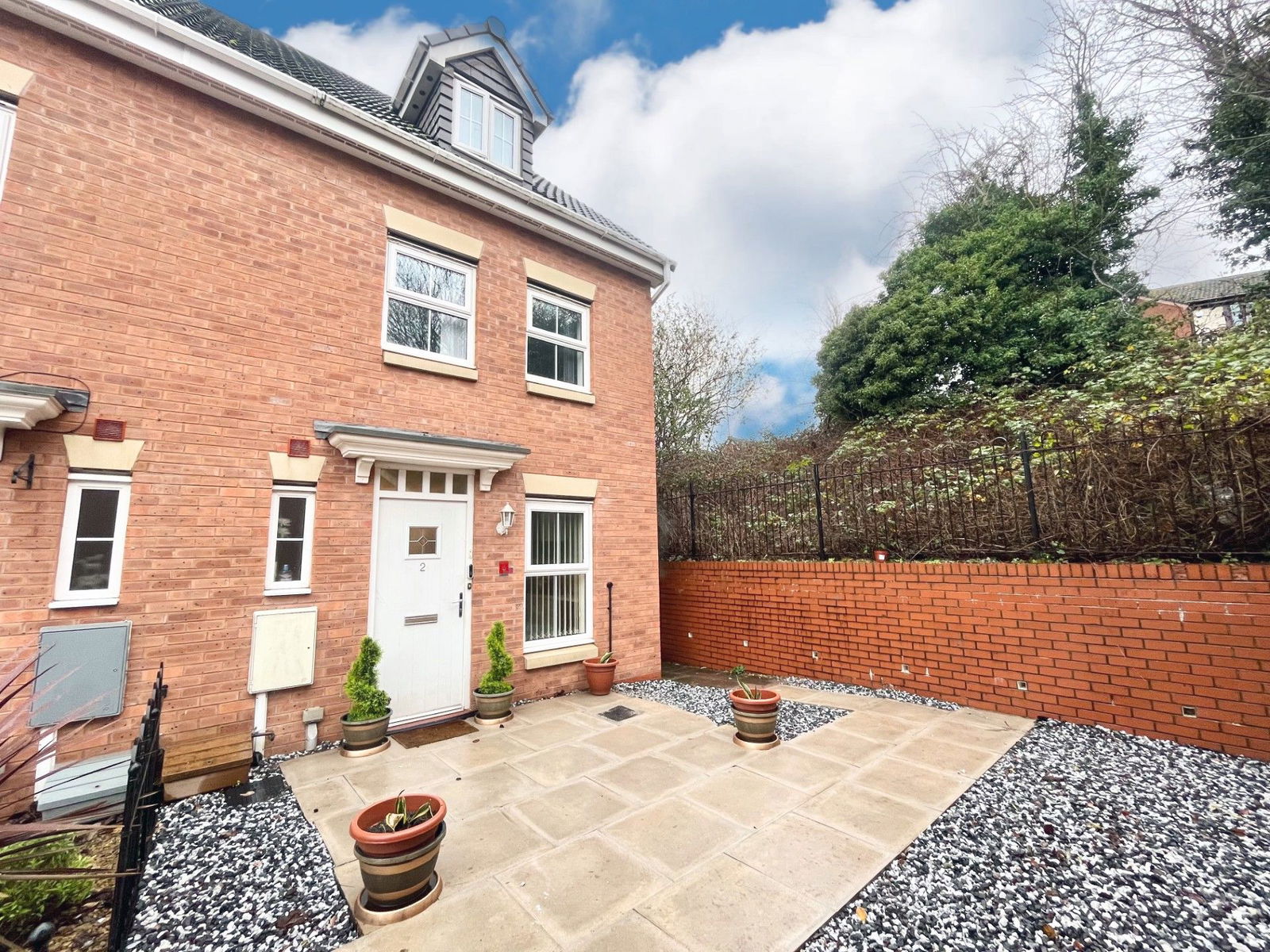 3 bedroom Town house For Sale