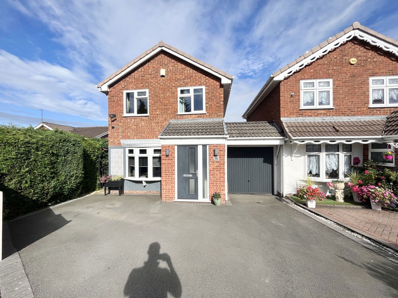 3 bedroom Detached house Under Offer