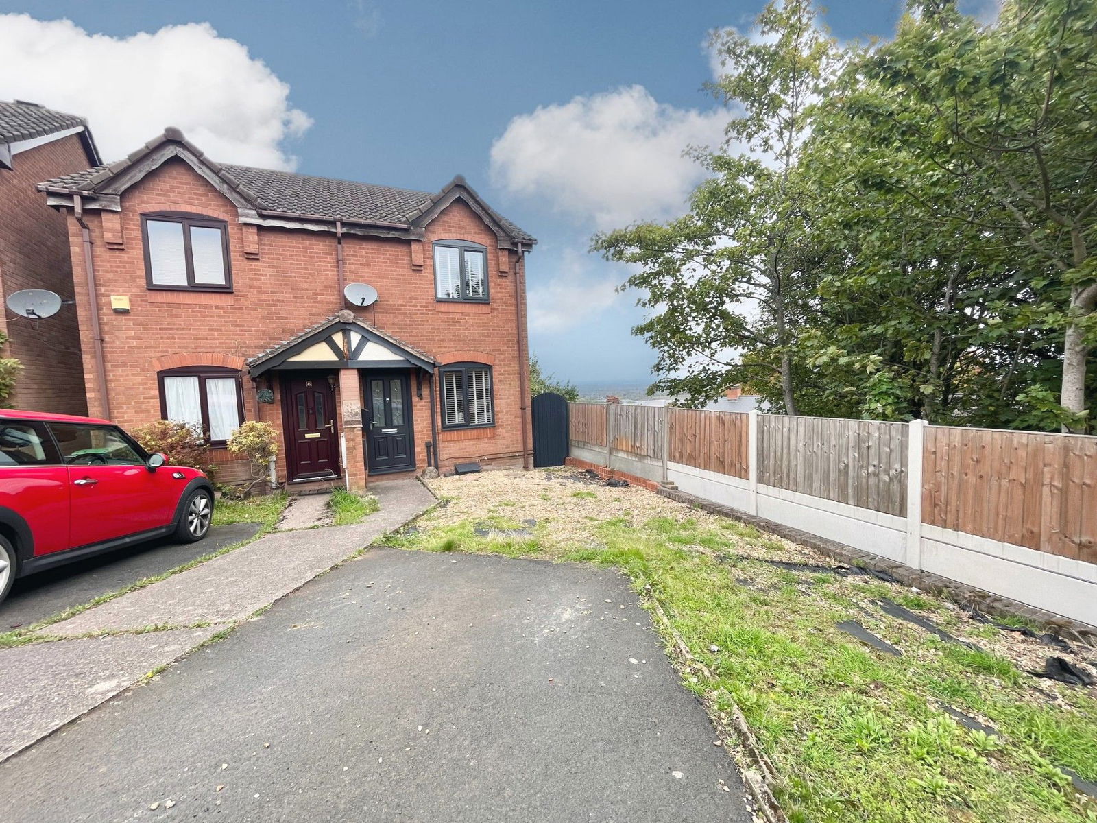 2 bedroom Semi-detached house For Sale
