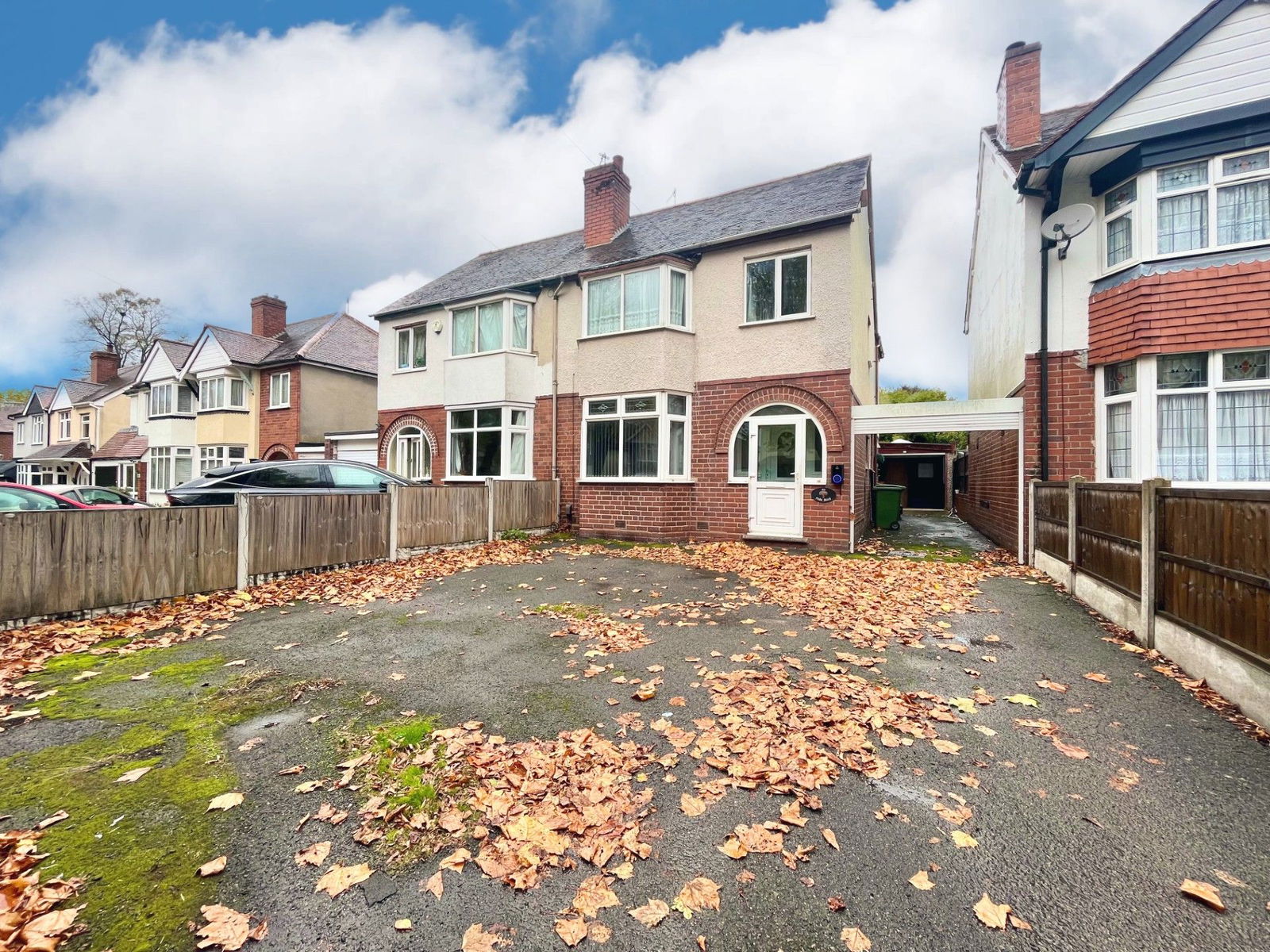 3 bedroom Semi-detached house For Sale