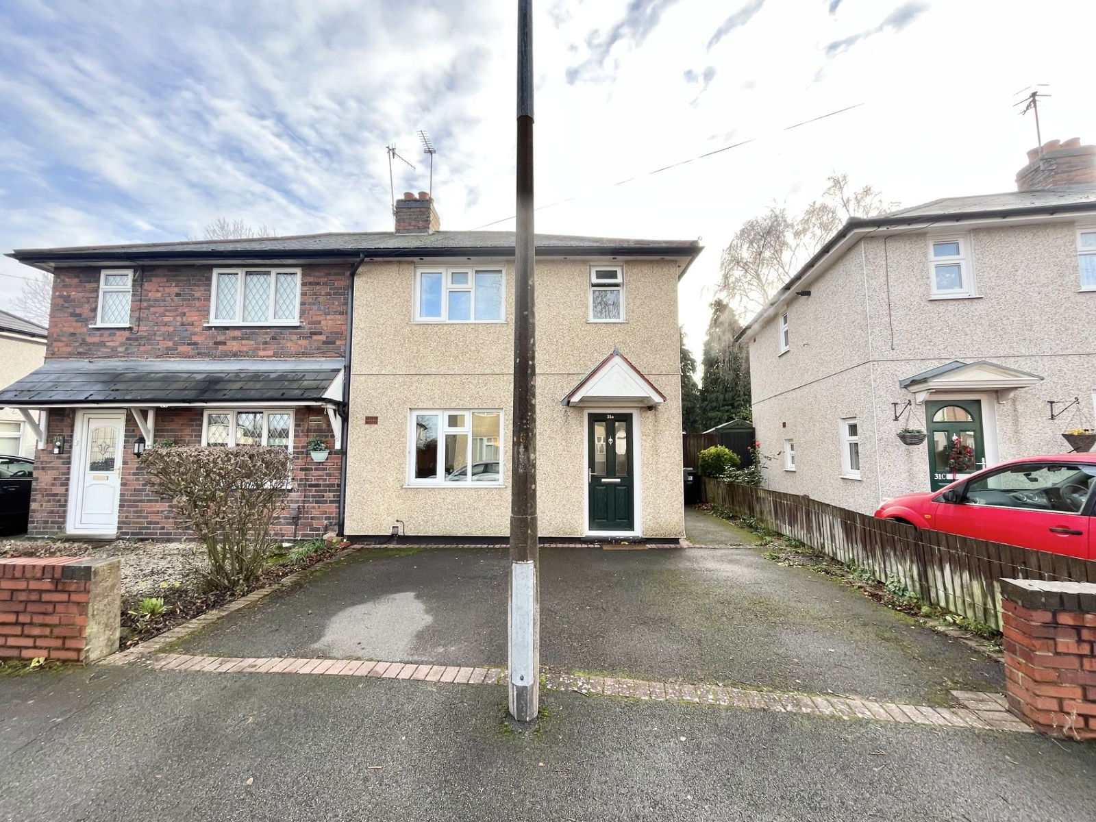 2 bedroom Semi-detached house Under Offer