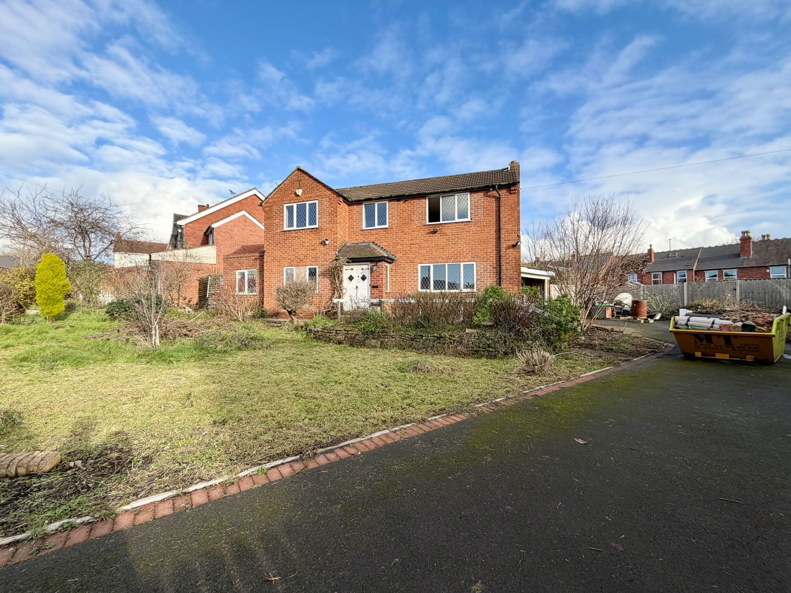 3 bedroom Detached house Under Offer