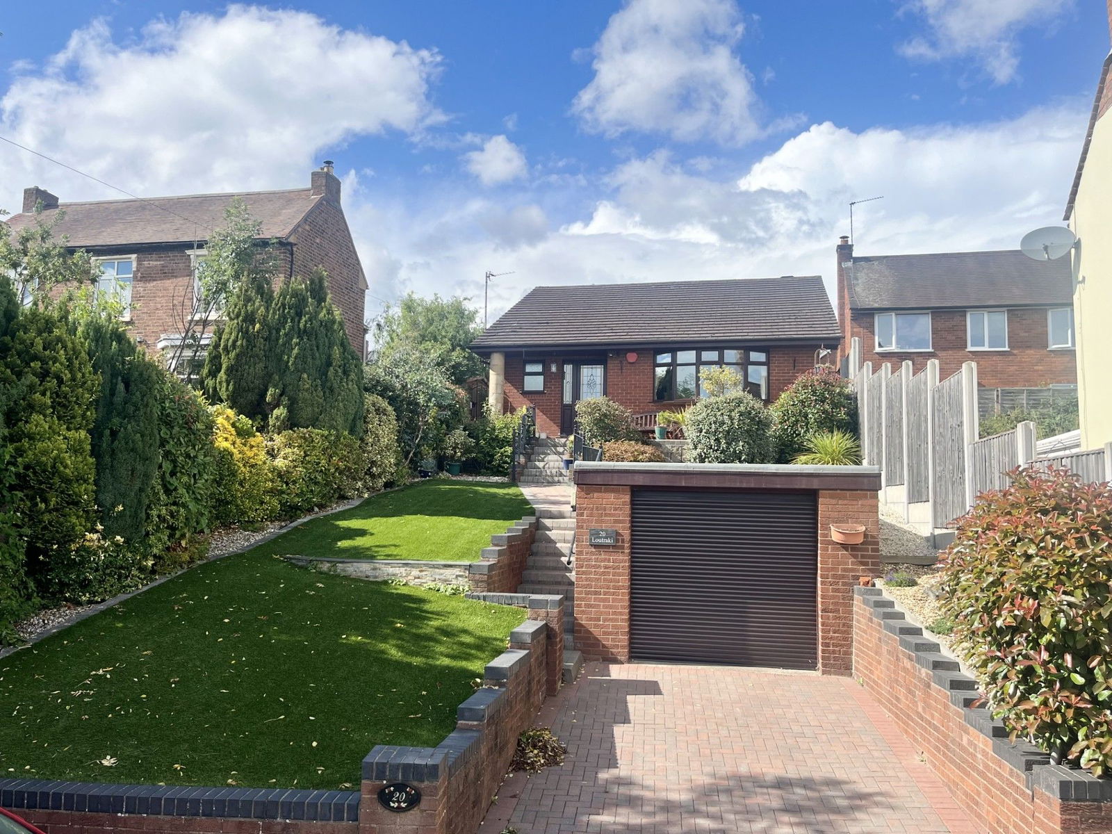 3 bedroom Detached bungalow Under Offer