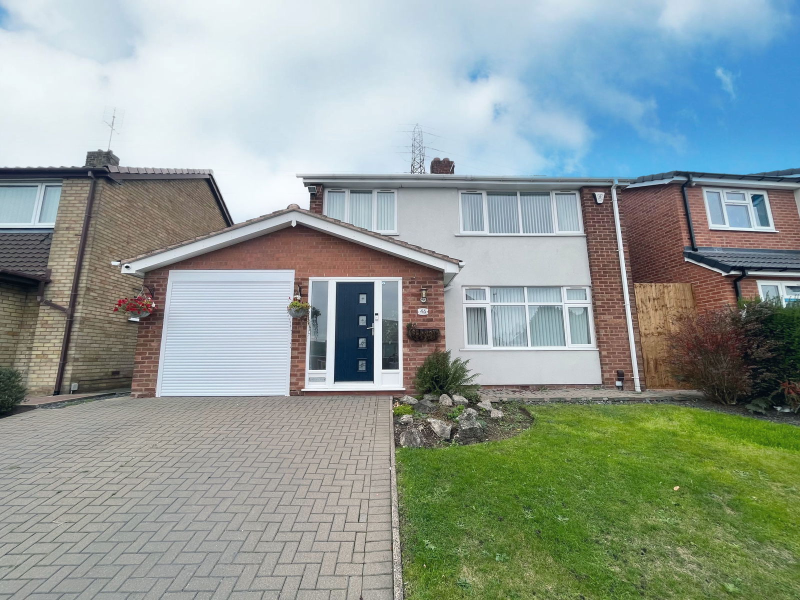 3 bedroom Detached house Under Offer