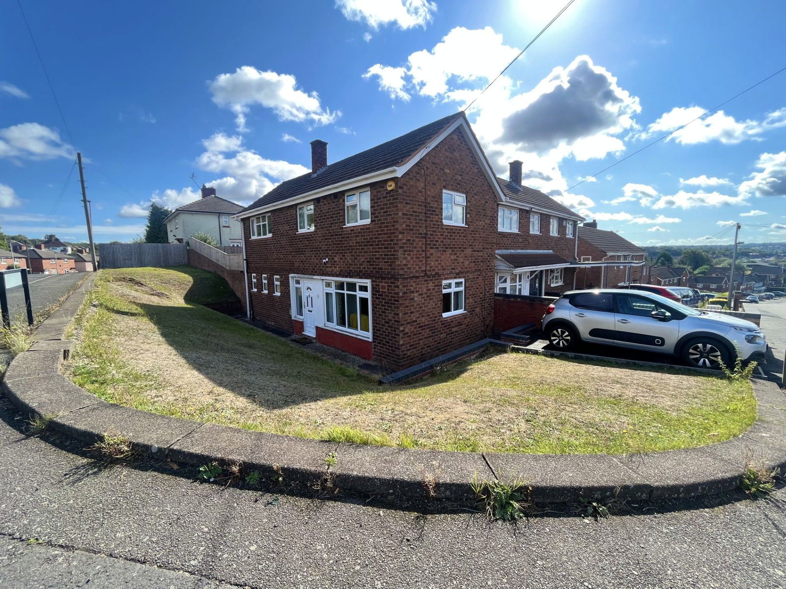 3 bedroom Semi-detached house For Sale