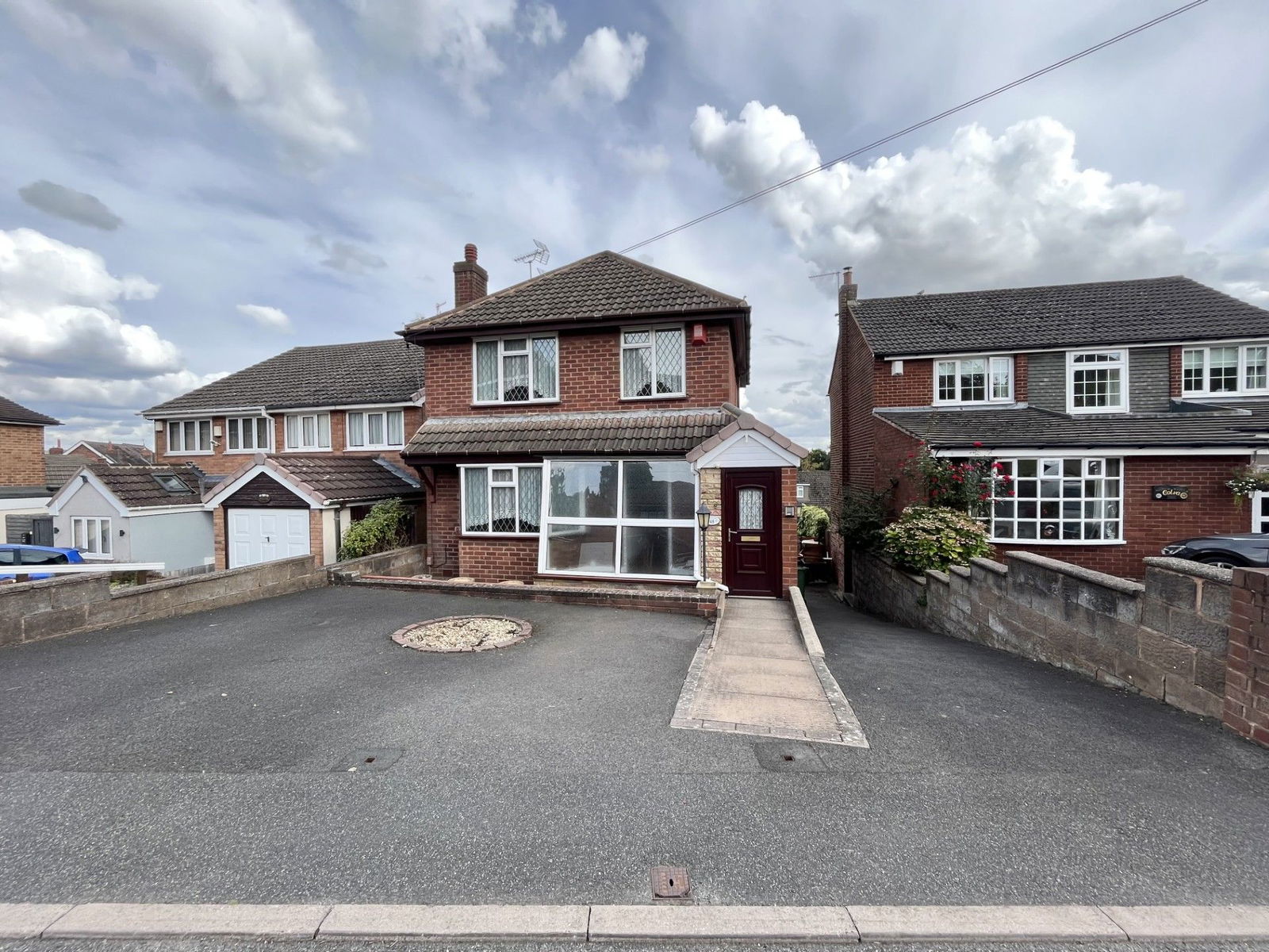 2 bedroom Detached house For Sale