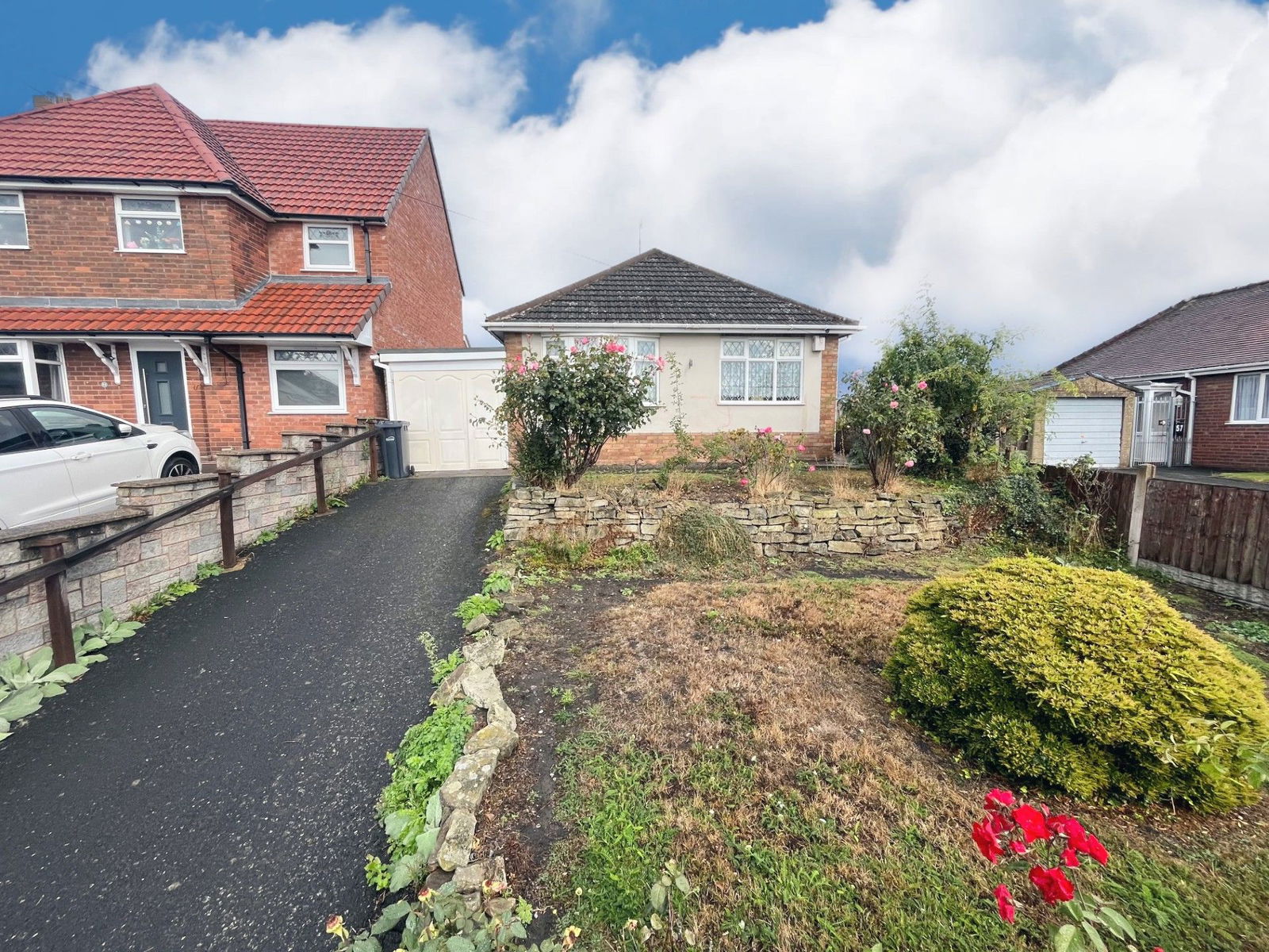 2 bedroom Detached bungalow Under Offer