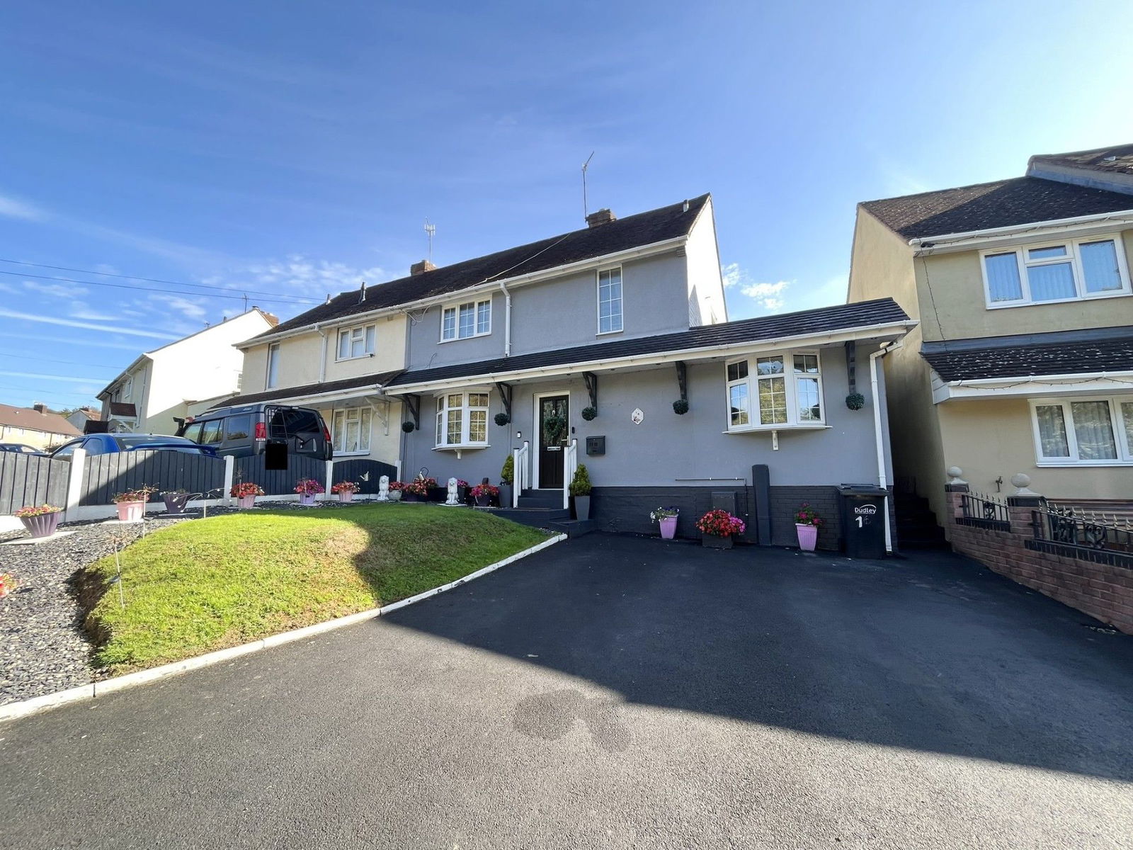 4 bedroom Semi-detached house Under Offer