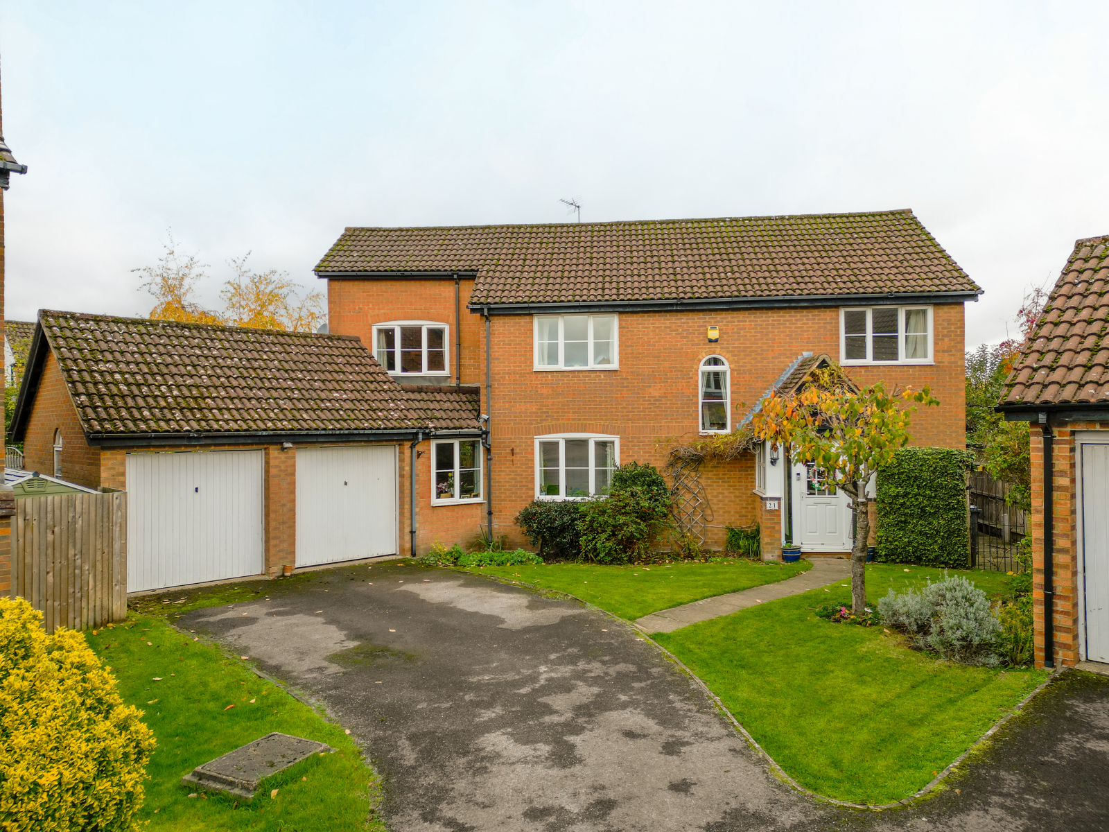 4 bedroom Detached house Under Offer