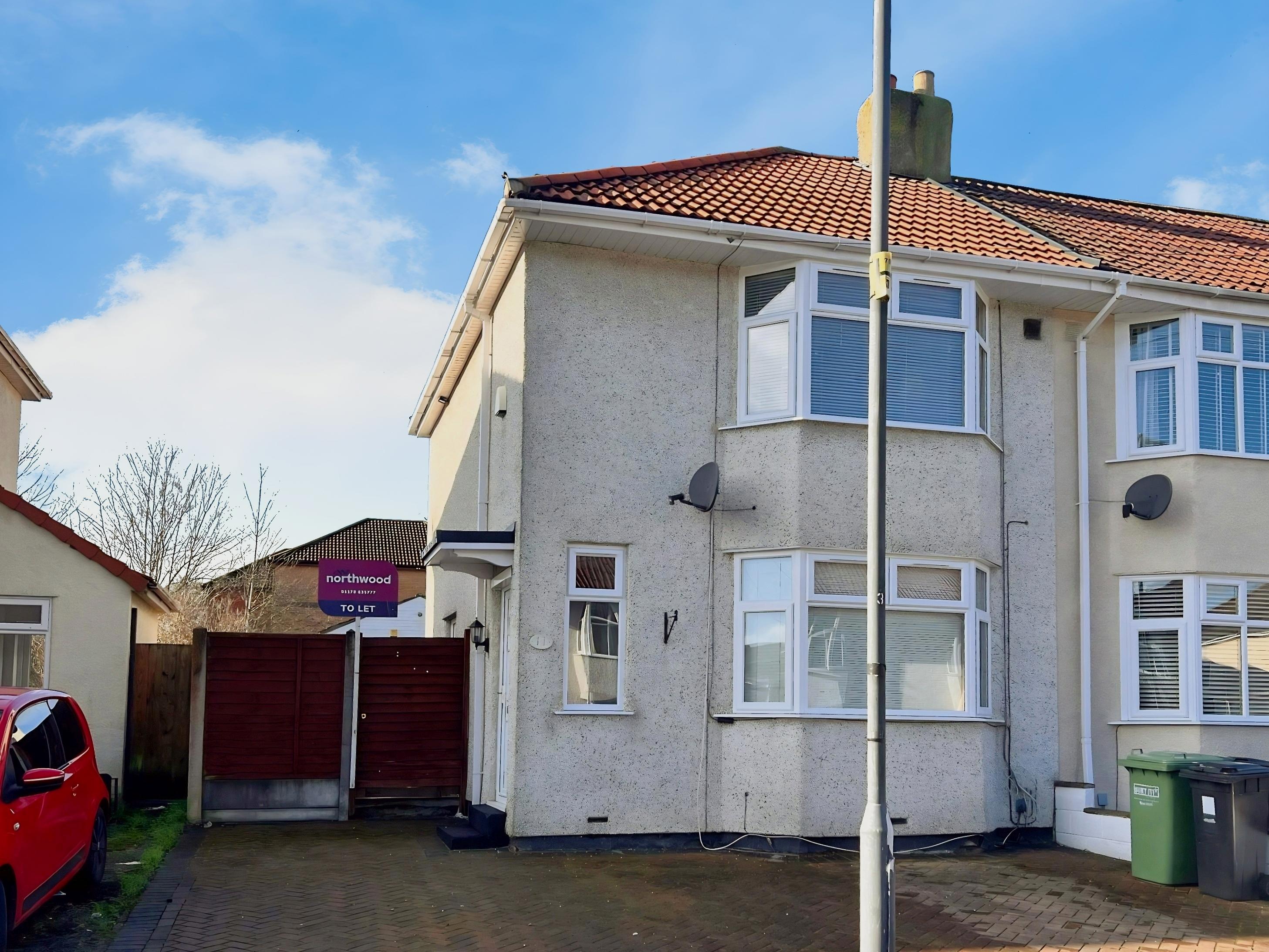 3 bedroom Semi-detached house To Let