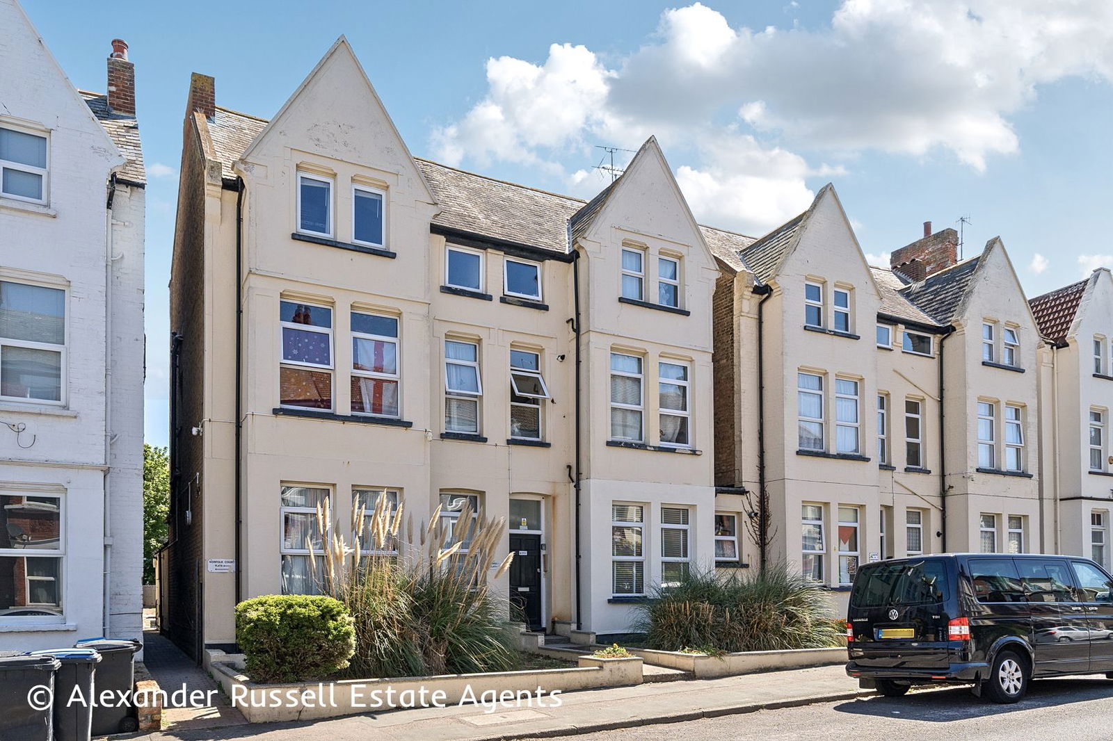 1 bedroom Flat For Sale
