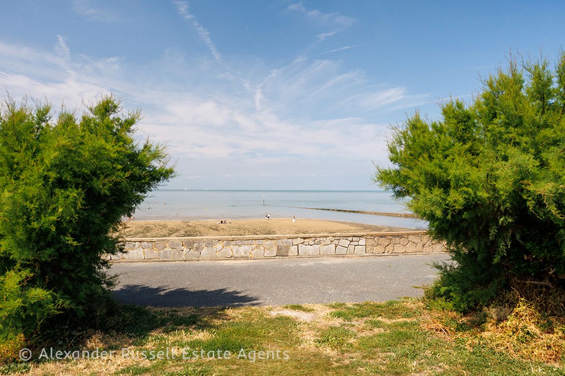 1 bedroom Apartment Under Offer