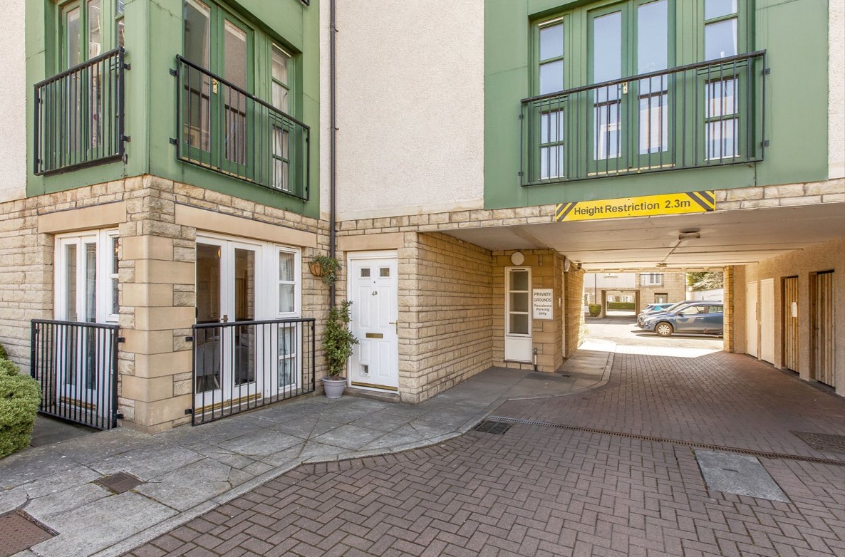 2 bedroom Flat Under Offer