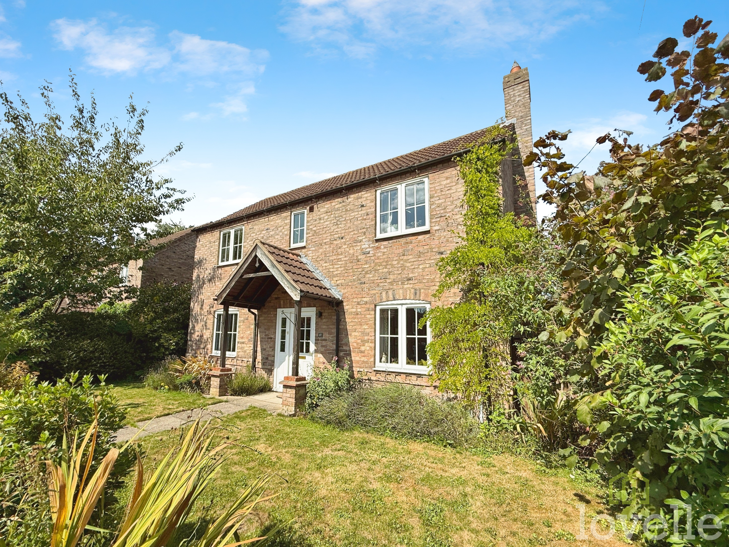 4 bedroom Detached house Under Offer
