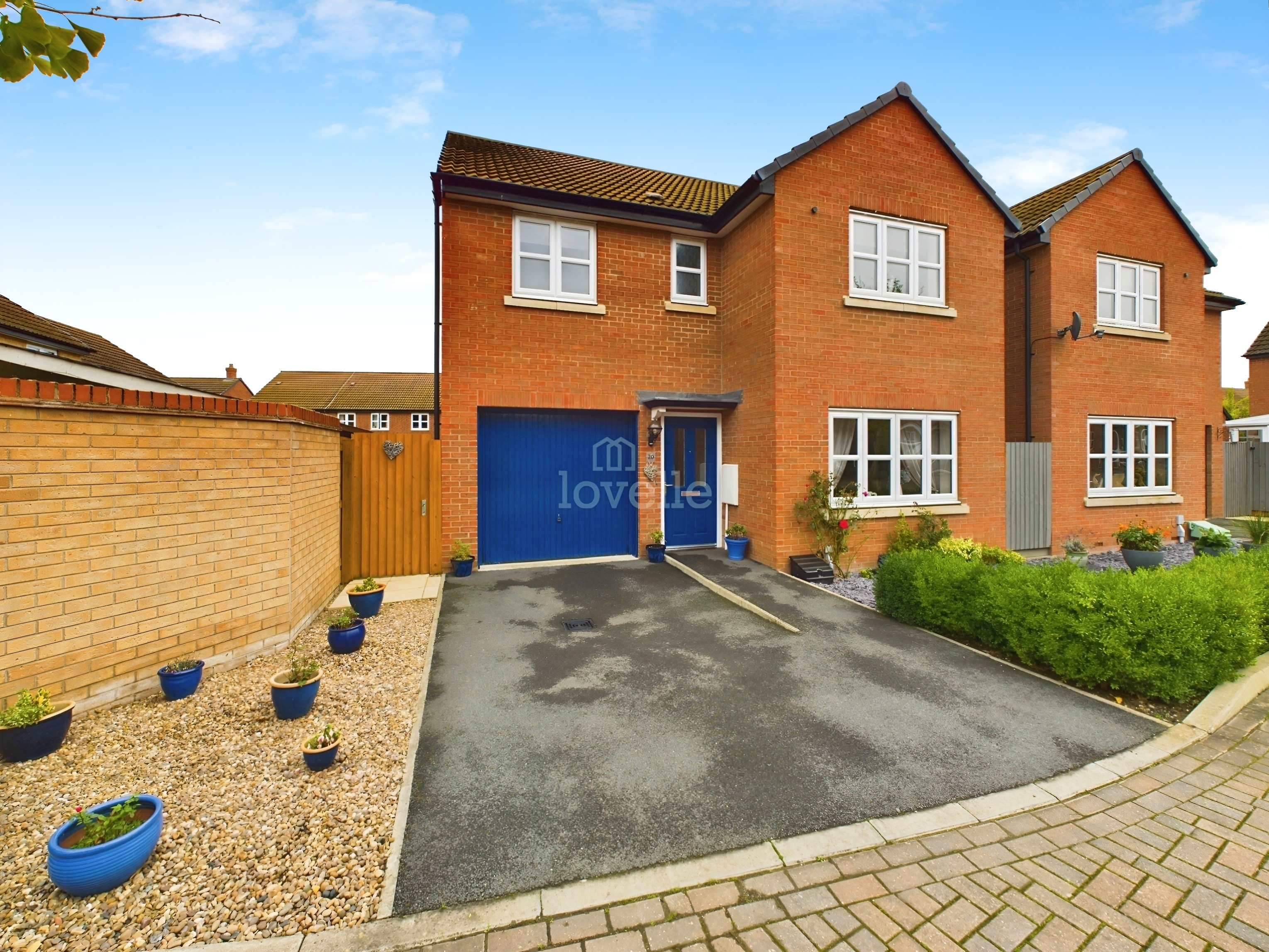 4 bedroom Detached house Under Offer