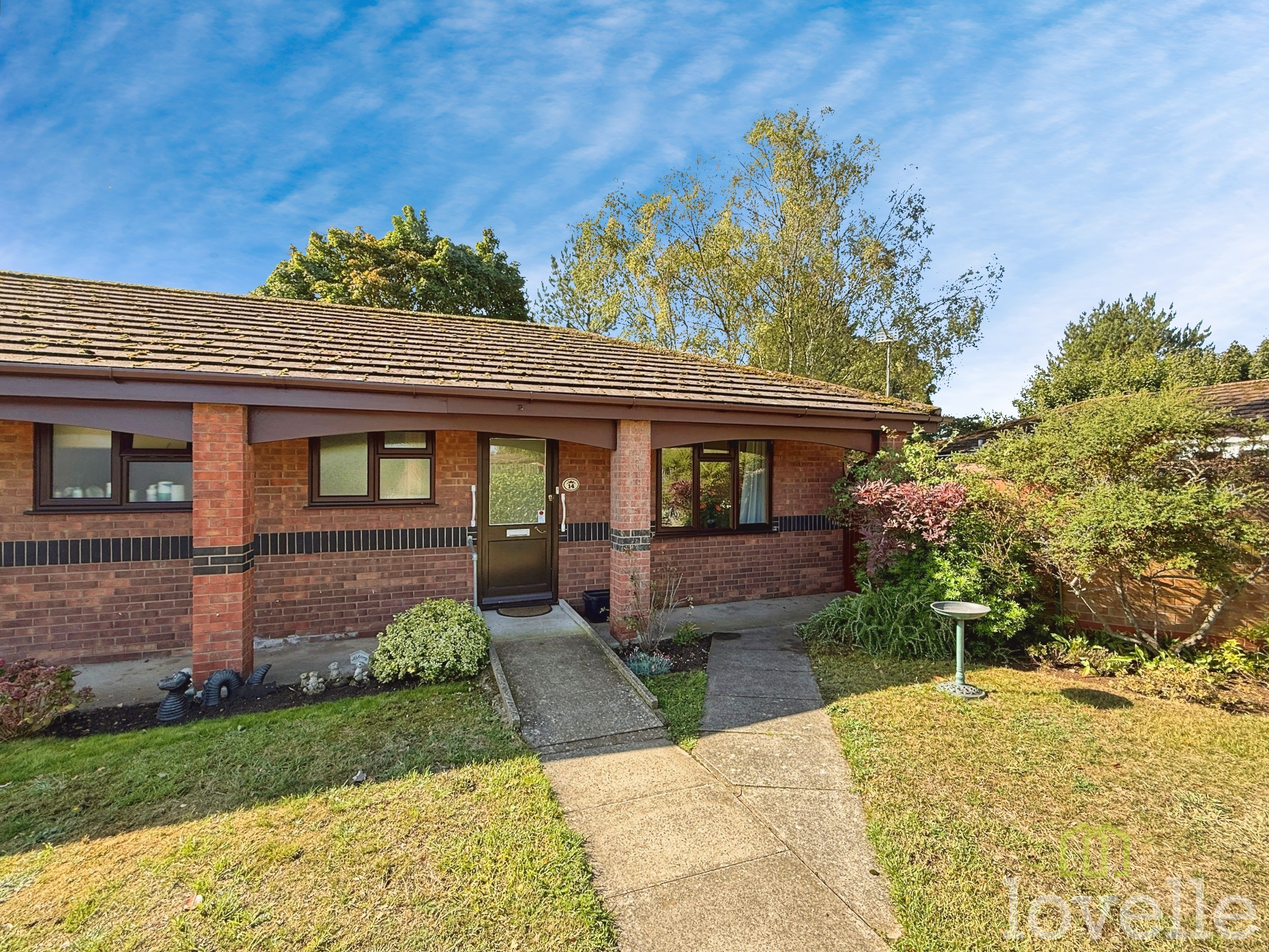 1 bedroom Detached bungalow Under Offer