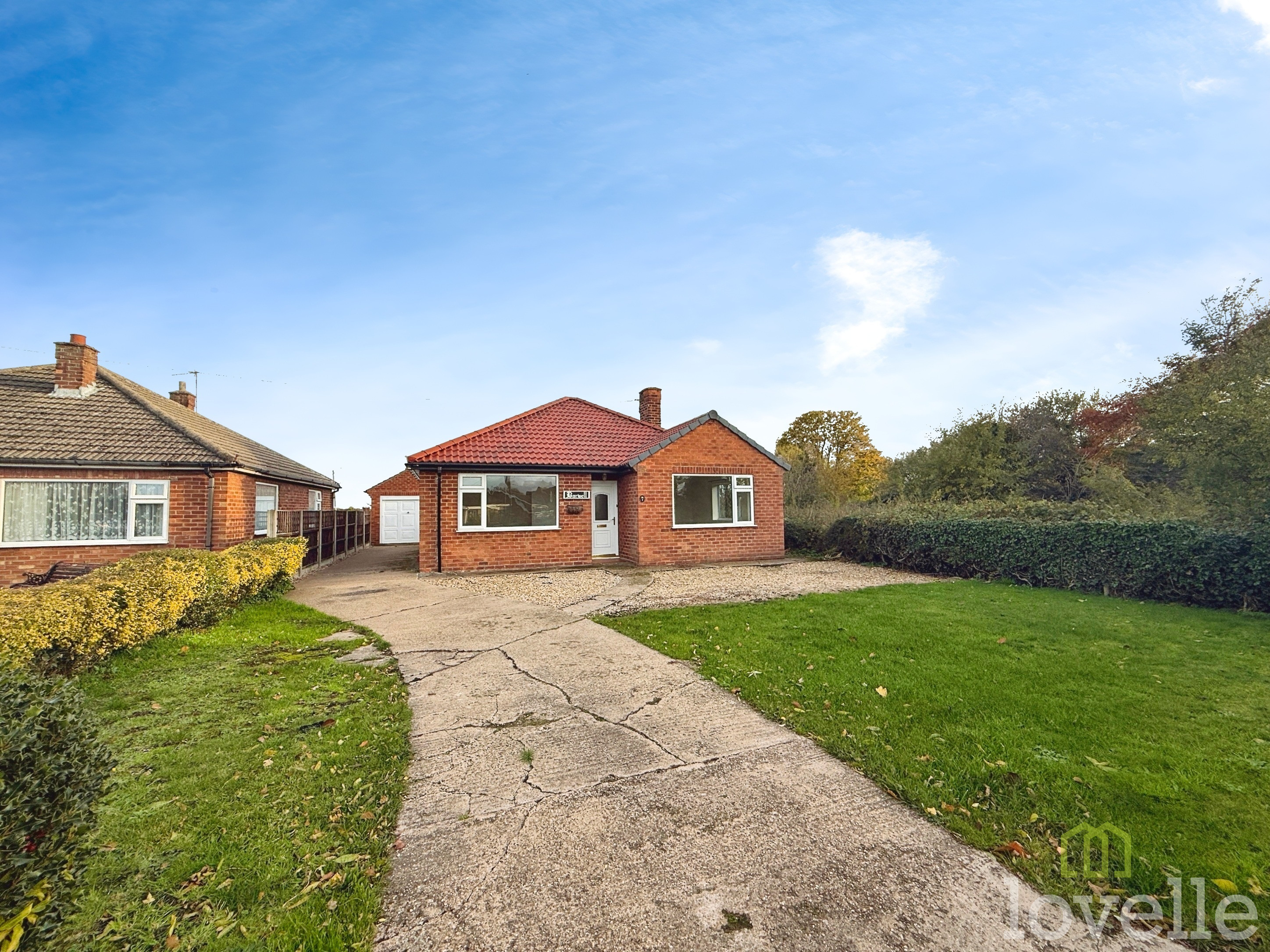 2 bedroom Detached bungalow Under Offer