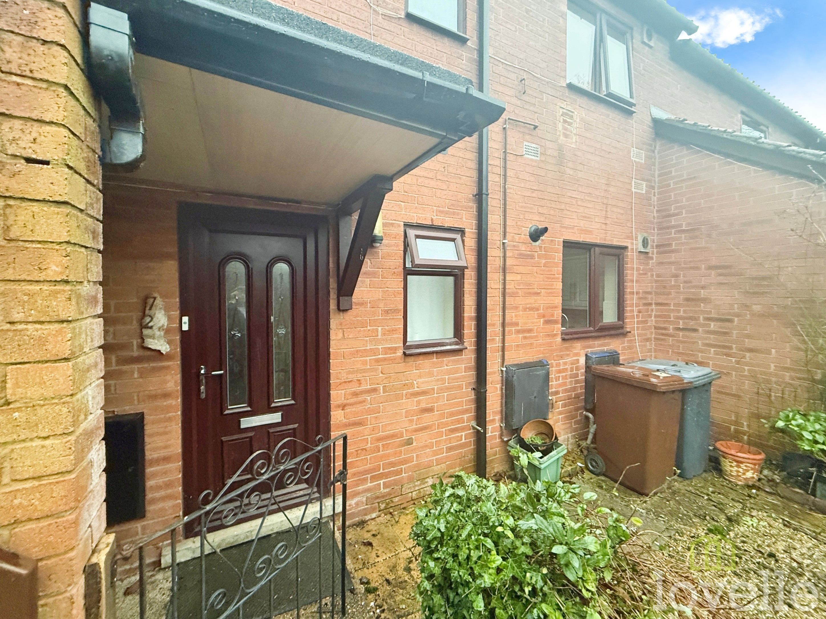 2 bedroom Flat To Let